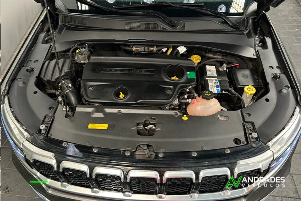 Foto 1: JEEP COMMANDER LIMITED TD380 TURBO 2.0 4X4 DIESEL AUT COMPLETO Foto 1: JEEP COMMANDER LIMITED TD380 TURBO 2.0 4X4 DIESEL AUT COMPLETO