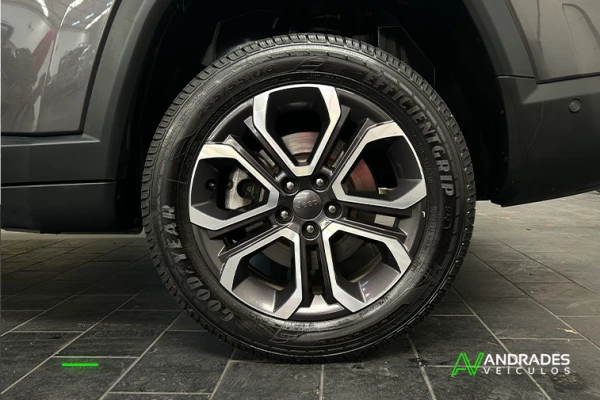 Foto 6: JEEP COMMANDER LIMITED TD380 TURBO 2.0 4X4 DIESEL AUT COMPLETO Foto 6: JEEP COMMANDER LIMITED TD380 TURBO 2.0 4X4 DIESEL AUT COMPLETO