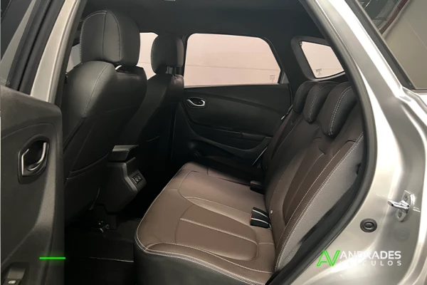 Foto 2: captur iconic 1.3 automatico completo 2023  Foto 2: captur iconic 1.3 automatico completo 2023