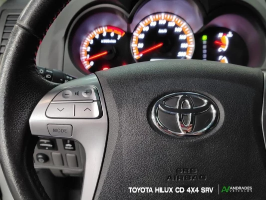 Foto 4: Toyota Hilux CD SRV 4X4 2.7 FLEX AUT. Foto 4: Toyota Hilux CD SRV 4X4 2.7 FLEX AUT.