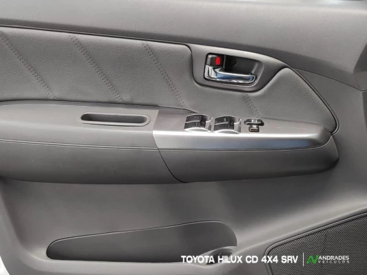 Foto 6: Toyota Hilux CD SRV 4X4 2.7 FLEX AUT. Foto 6: Toyota Hilux CD SRV 4X4 2.7 FLEX AUT.